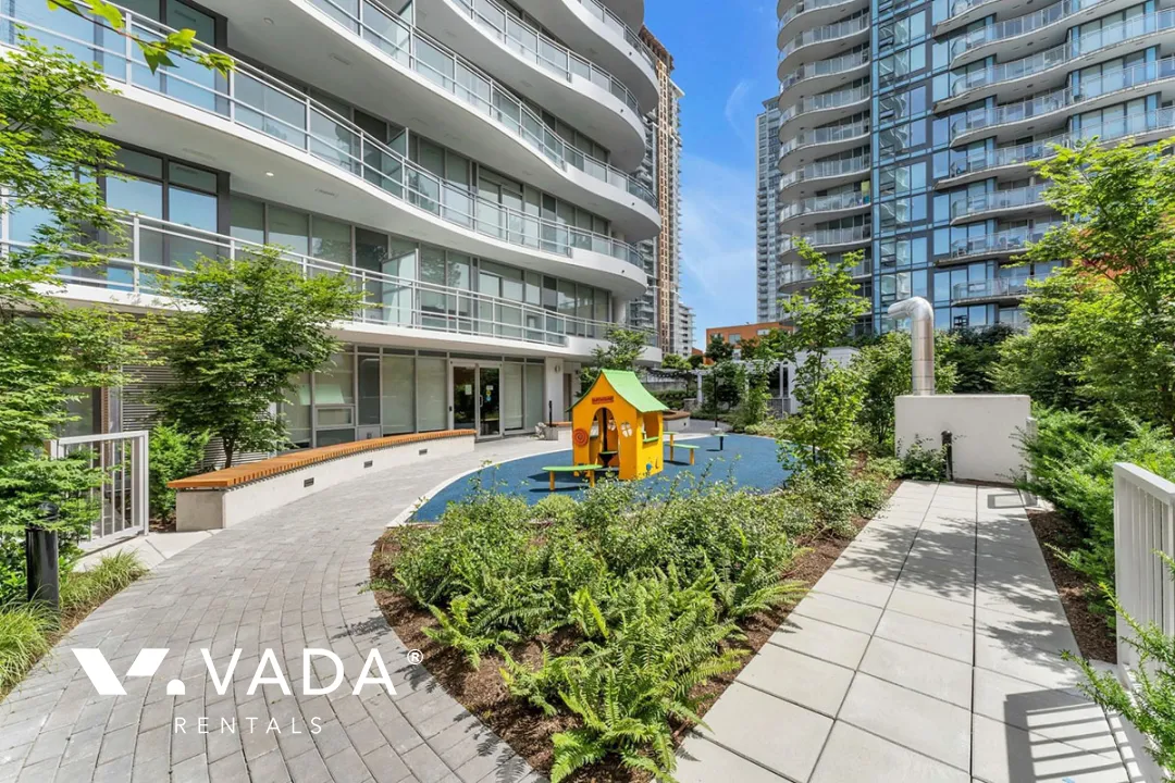 Building - Linea in Surrey, BC at 13318 104 Avenue