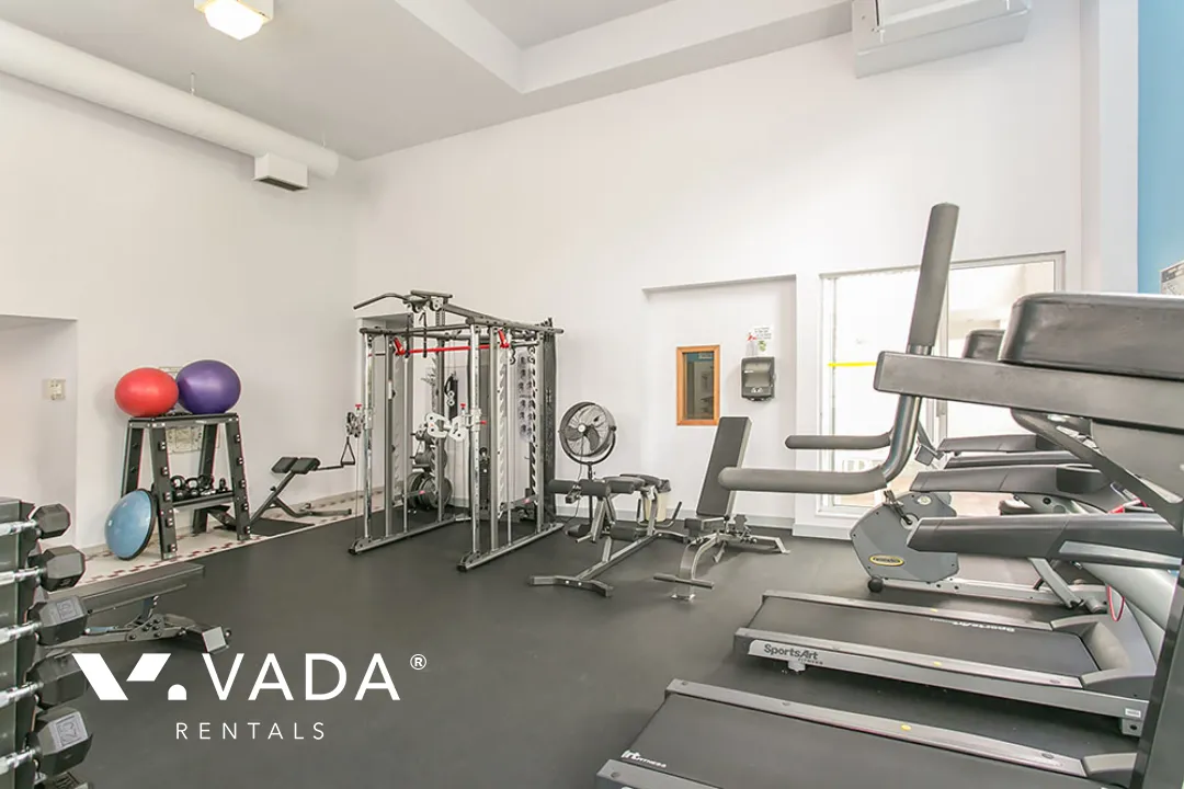 Building - The Discovery in Vancouver, BC at 1500 Howe Street