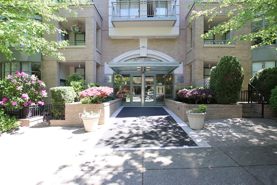 Building - The Fairview in Vancouver, BC at 2288 Pine Street