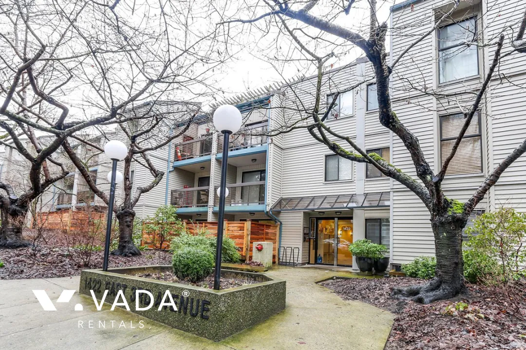 Building - La Contessa in Vancouver, BC at 1422 East 3rd Avenue