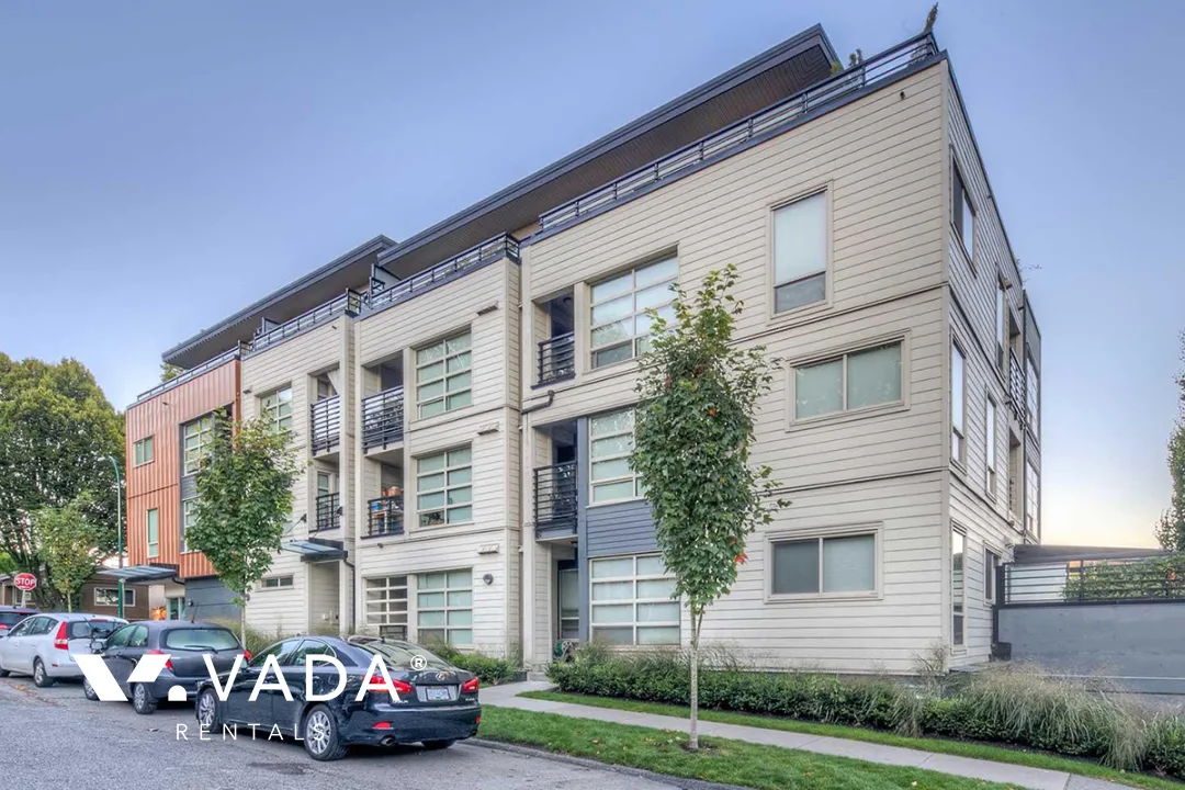 Building - 885 Off The Drive in Vancouver, BC at 885 Salsbury Drive