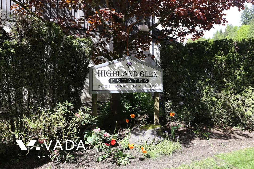 Building - Highland Glen Estates in Squamish, BC at Mamquam Road