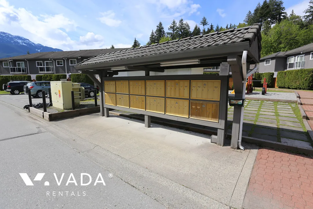 Building - Highland Glen Estates in Squamish, BC at Mamquam Road
