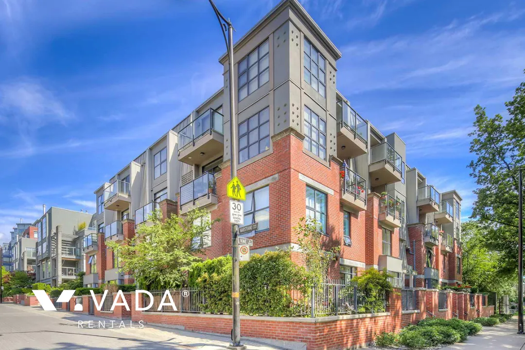Building - Solo in Vancouver, BC at 2228 Marstrand Avenue