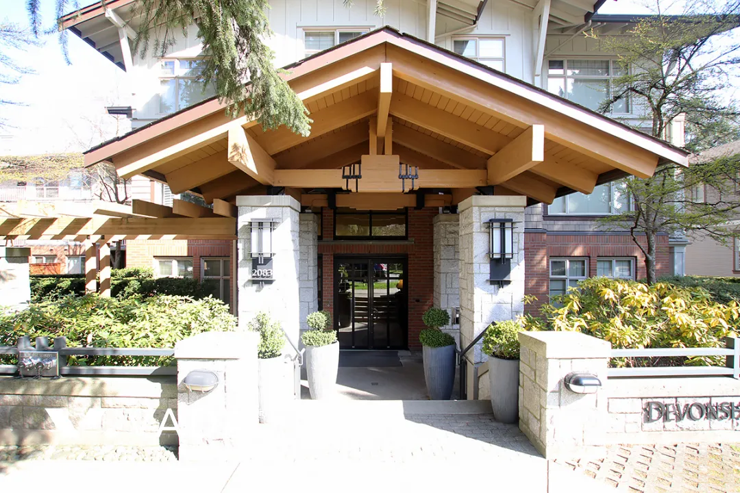 Building - Devonshire House in Vancouver, BC at 2083 West 33rd Avenue