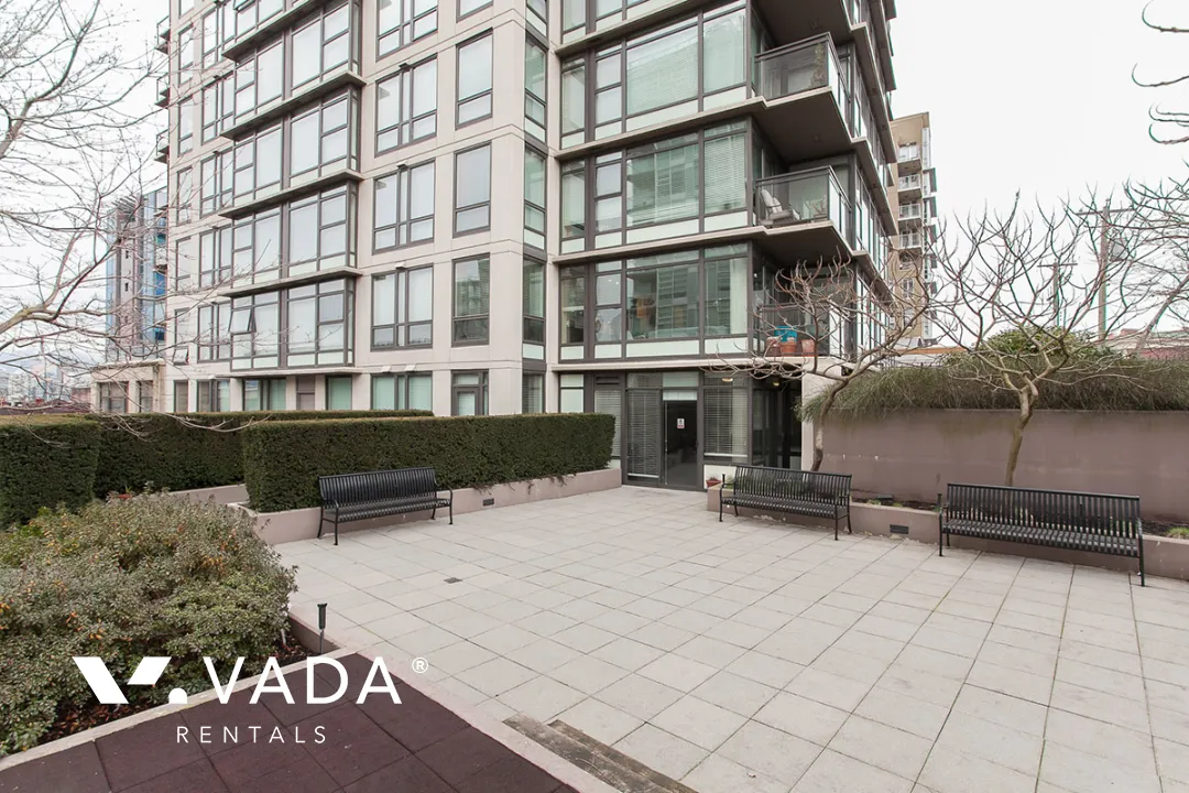 Building - The Zone in Vancouver, BC at 1068 West Broadway