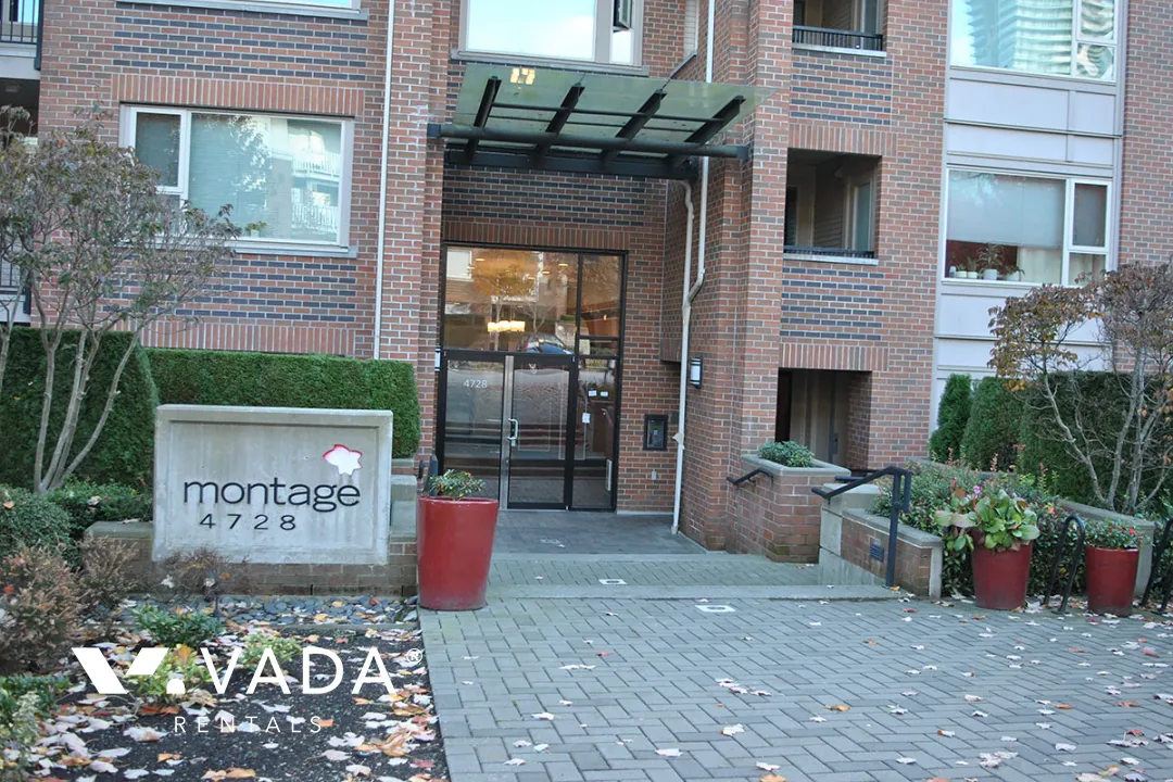 Building - Montage in Burnaby, BC at 4728 Dawson Street