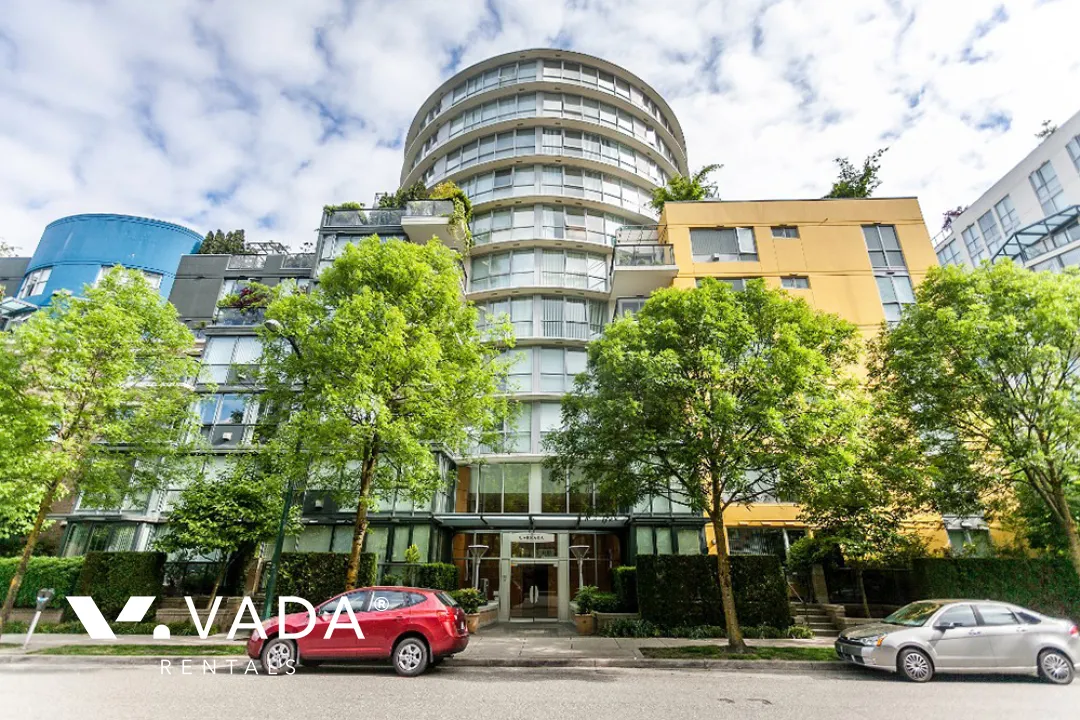 Building - Carrara of Portico in Vancouver, BC at 1485 West 6th Avenue