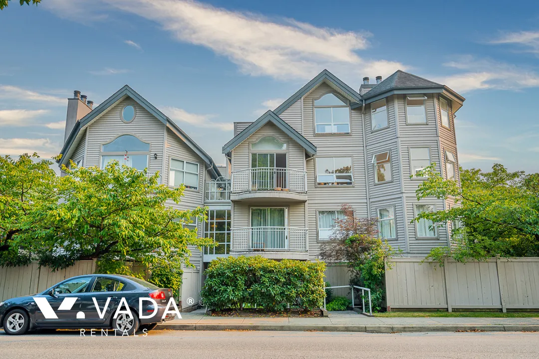 Building - 592 West 16th in Vancouver, BC at 592 West 16th Avenue