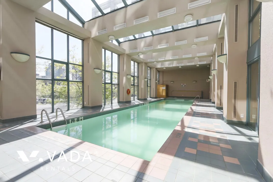 Building - Pacific Plaza in Vancouver, BC at 283 Davie Street