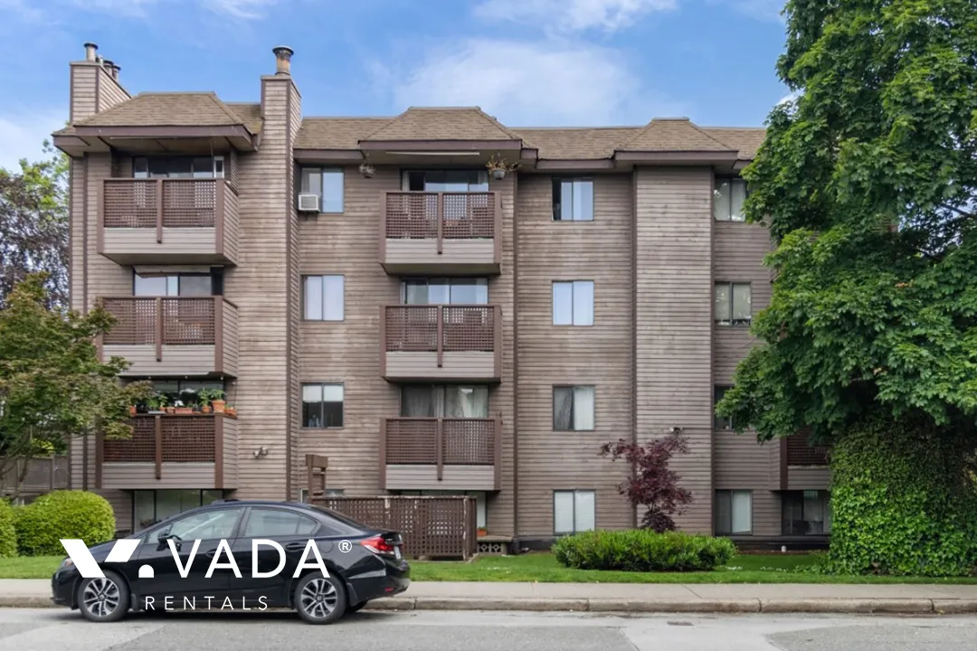 Building - Harbour Reach in Vancouver, BC at 2215 Dundas Street