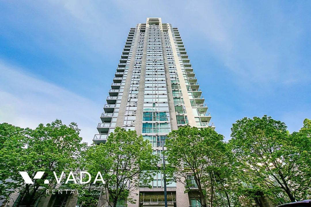 Building - Savoy in Vancouver, BC at 928 Richards Street