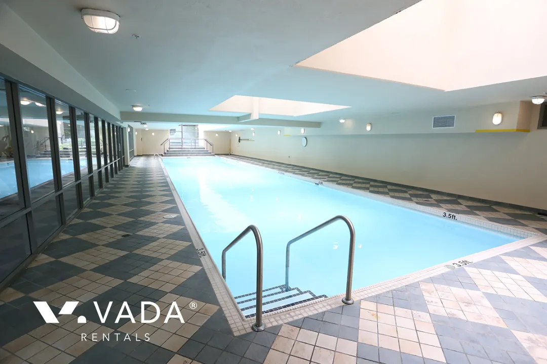 Building - Savoy in Vancouver, BC at 928 Richards Street