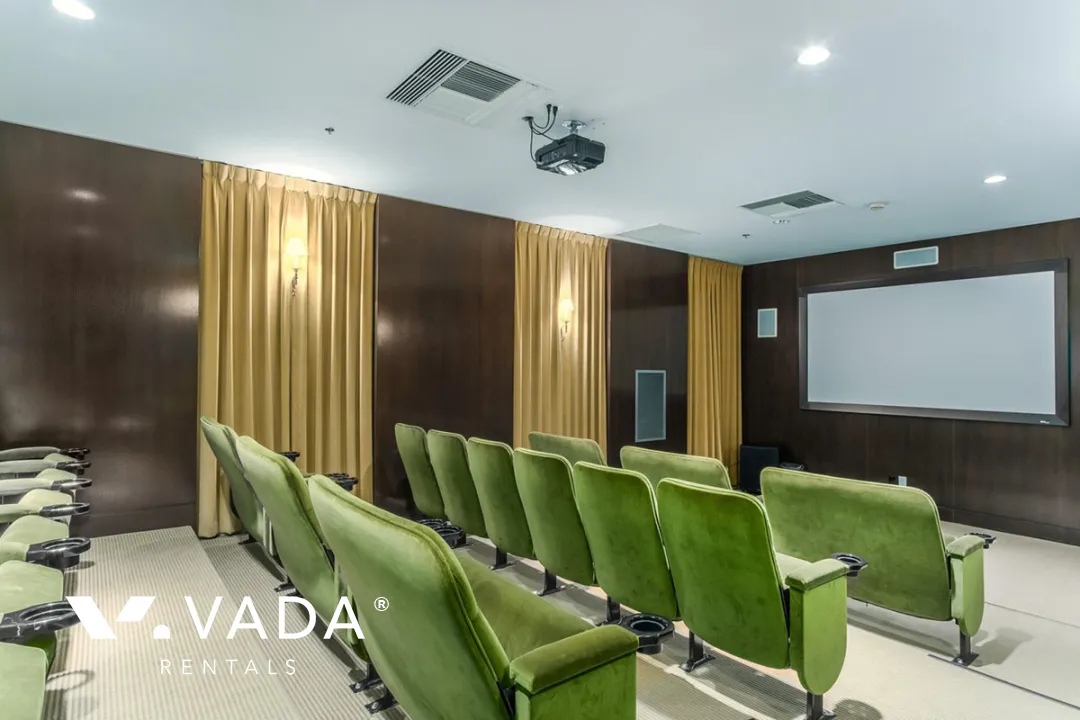 Building - Kings Landing in Vancouver, BC at 428 Beach Crescent