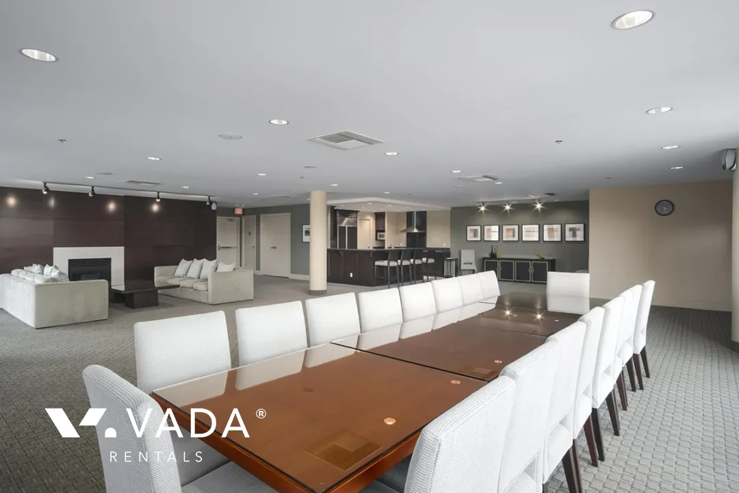 Building - Kings Landing in Vancouver, BC at 428 Beach Crescent