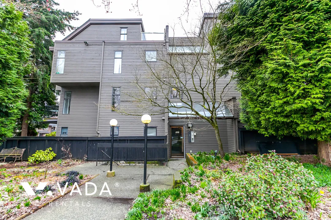 Building - Balsam Mews in Vancouver, BC at 2001 Balsam Street