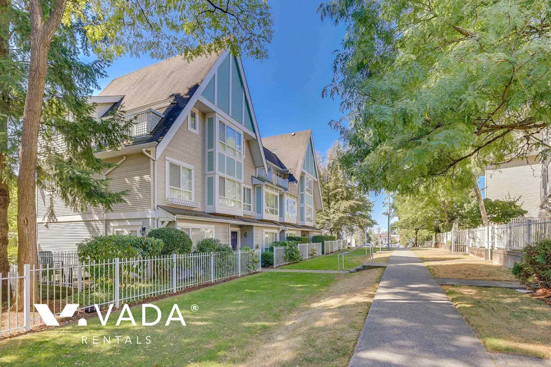 Building - Tudor Grove in Burnaby, BC at 6588 Southoaks Crescent