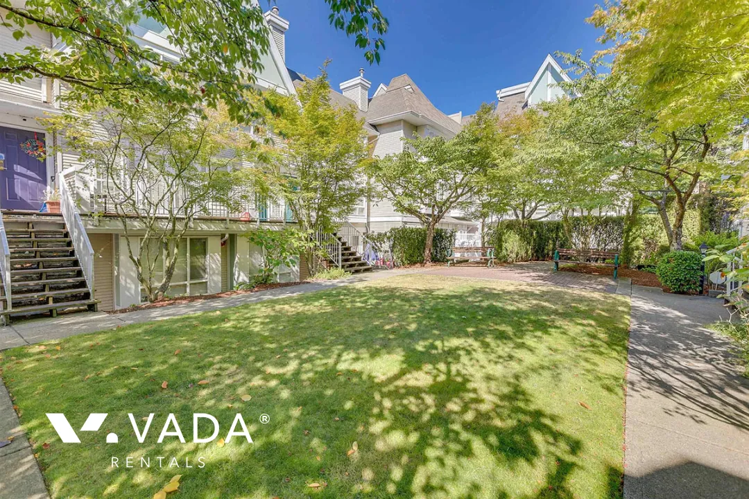 Building - Tudor Grove in Burnaby, BC at 6588 Southoaks Crescent