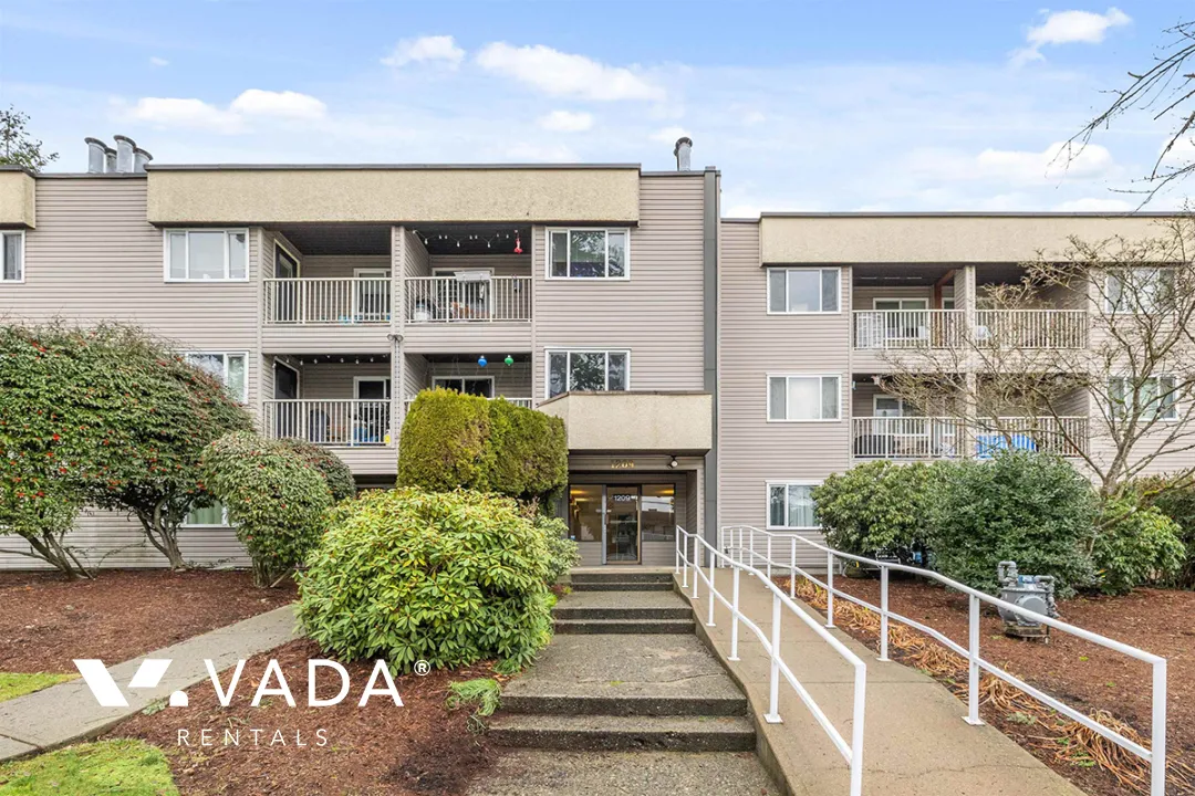Building - Creekside Manor in Coquitlam, BC at 1209 Howie Avenue