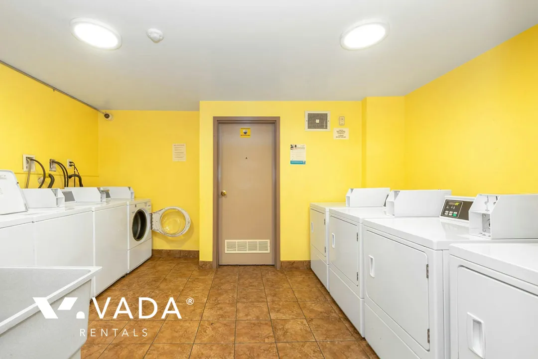 Building - The Westport in Vancouver, BC at 1435 Nelson Street