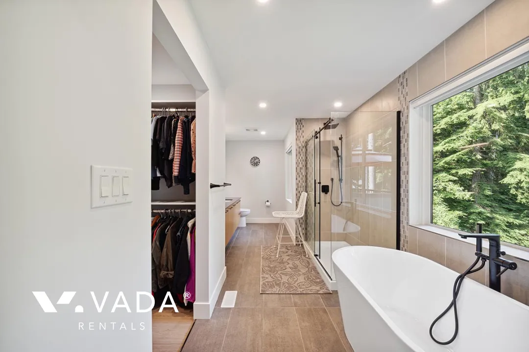 Anmore - 4 Bedroom House For Rent in Anmore at 25 - 3295 Sunnyside Road, Anmore, BC