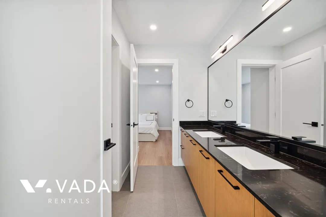 Anmore - 4 Bedroom House For Rent in Anmore at 25 - 3295 Sunnyside Road, Anmore, BC