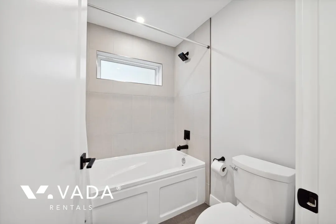 Anmore - 4 Bedroom House For Rent in Anmore at 25 - 3295 Sunnyside Road, Anmore, BC