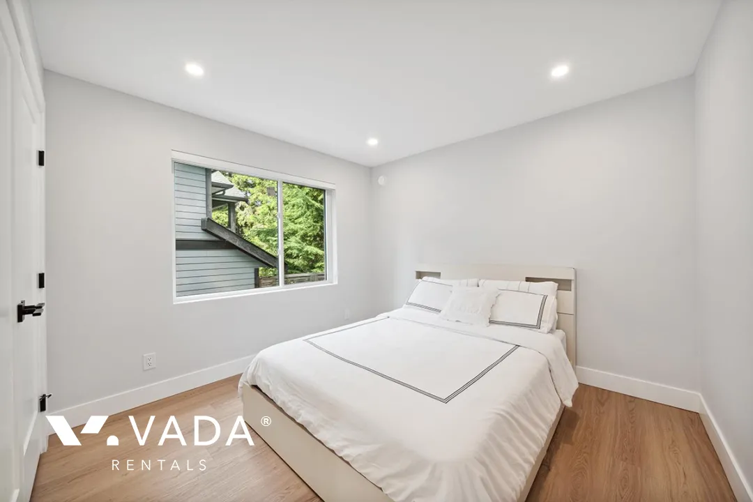 Anmore - 4 Bedroom House For Rent in Anmore at 25 - 3295 Sunnyside Road, Anmore, BC