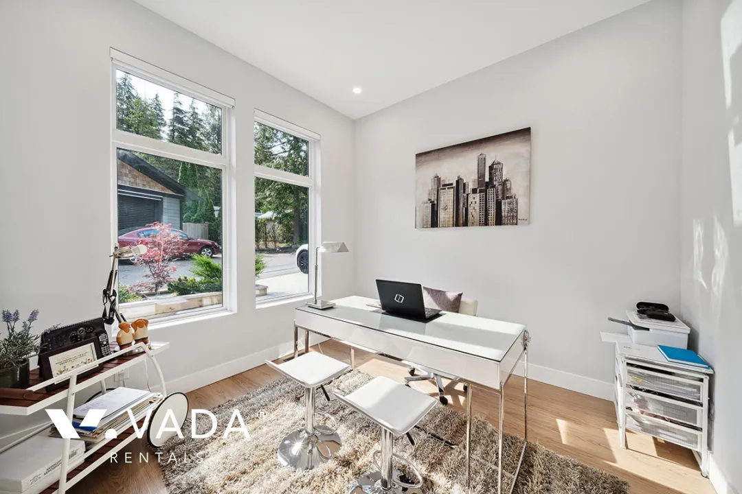 Anmore - 4 Bedroom House For Rent in Anmore at 25 - 3295 Sunnyside Road, Anmore, BC