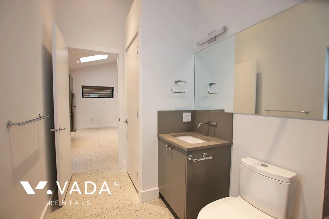 Kerrisdale - 1 Bedroom Laneway House For Rent in Vancouver at 3 - 2060 West 44th Avenue, Vancouver, BC, V6M 2E9