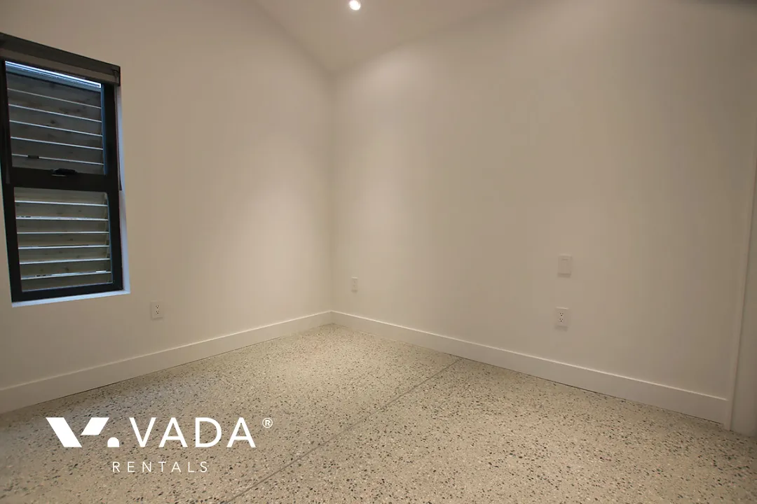 Kerrisdale - 1 Bedroom Laneway House For Rent in Vancouver at 3 - 2060 West 44th Avenue, Vancouver, BC, V6M 2E9