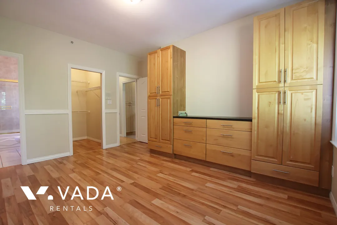 Riley Park - 4 Bedroom House (Upper Level) For Rent in Vancouver at 4525 Saint George Street, Vancouver, BC, V5V 4A6