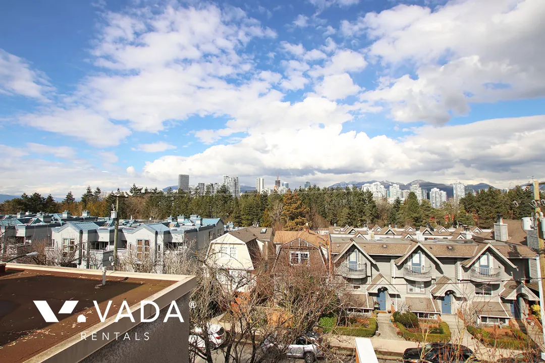 Laurel Court in Fairview - 1 Bedroom Townhouse For Rent in Vancouver at 8 - 870 West 7th Avenue, Vancouver, BC