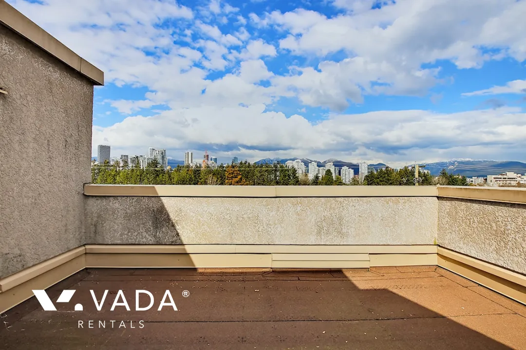 Laurel Court in Fairview - 1 Bedroom Townhouse For Rent in Vancouver at 8 - 870 West 7th Avenue, Vancouver, BC, V5Z 4C1