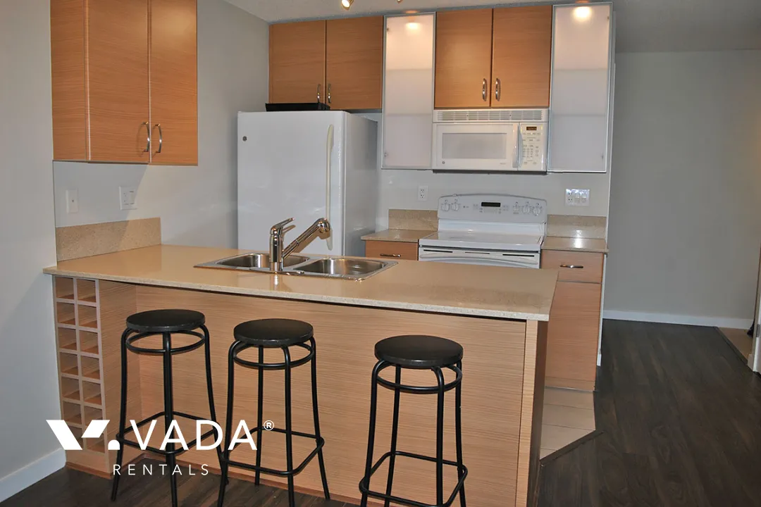Yaletown Park in Yaletown - 1 Bedroom Apartment For Rent in Vancouver at 2610 - 909 Mainland Street, Vancouver, BC, V6B 1S3
