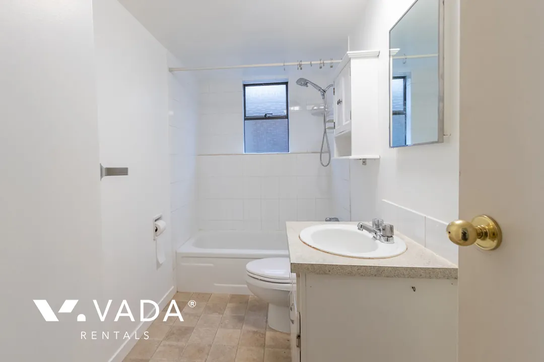 Lochdale - 2 Bedroom Basement For Rent in Burnaby at 6863B Winch Street, Burnaby, BC