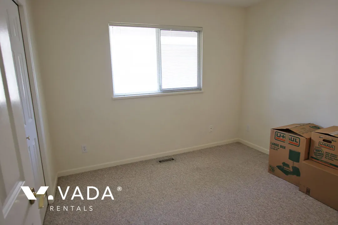 Westwood Plateau - 5 Bedroom House (Upper Level) For Rent in Coquitlam at 1572 Salal Crescent, Coquitlam, BC, V3E 2X7