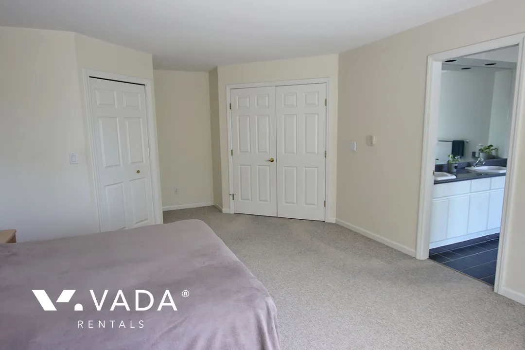 Westwood Plateau - 5 Bedroom House (Upper Level) For Rent in Coquitlam at 1572 Salal Crescent, Coquitlam, BC, V3E 2X7