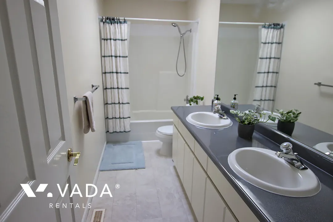 Westwood Plateau - 5 Bedroom House (Upper Level) For Rent in Coquitlam at 1572 Salal Crescent, Coquitlam, BC, V3E 2X7