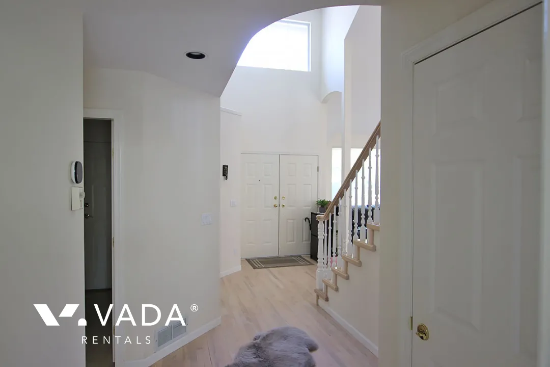 Westwood Plateau - 5 Bedroom House (Upper Level) For Rent in Coquitlam at 1572 Salal Crescent, Coquitlam, BC, V3E 2X7