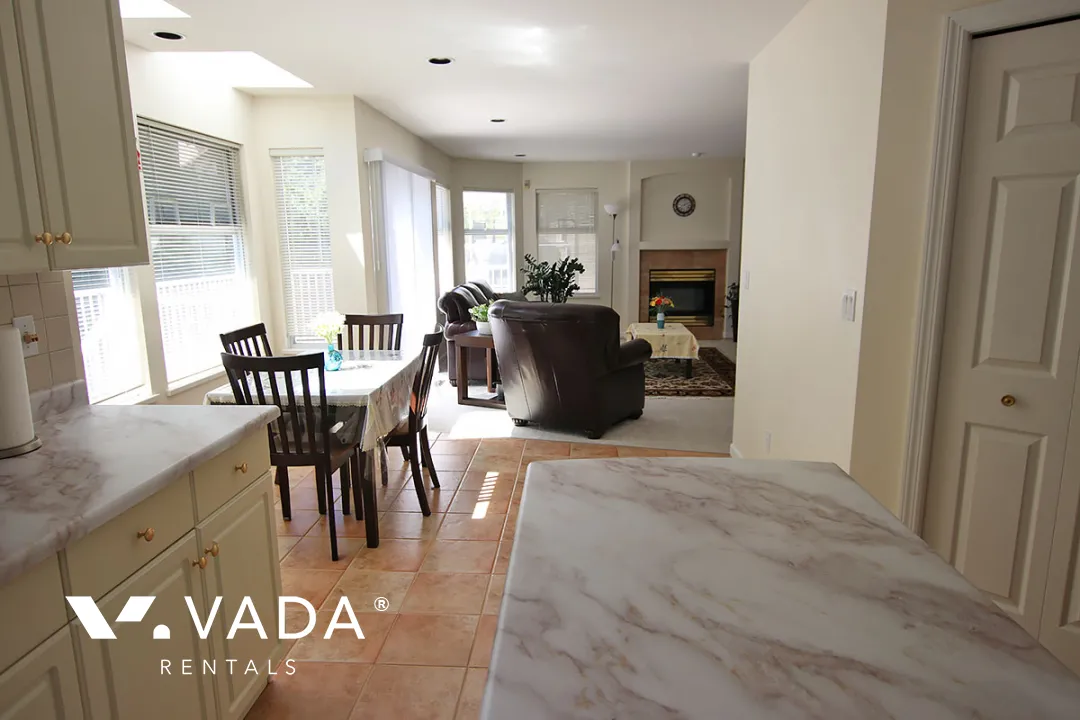 Westwood Plateau - 5 Bedroom House (Upper Level) For Rent in Coquitlam at 1572 Salal Crescent, Coquitlam, BC, V3E 2X7
