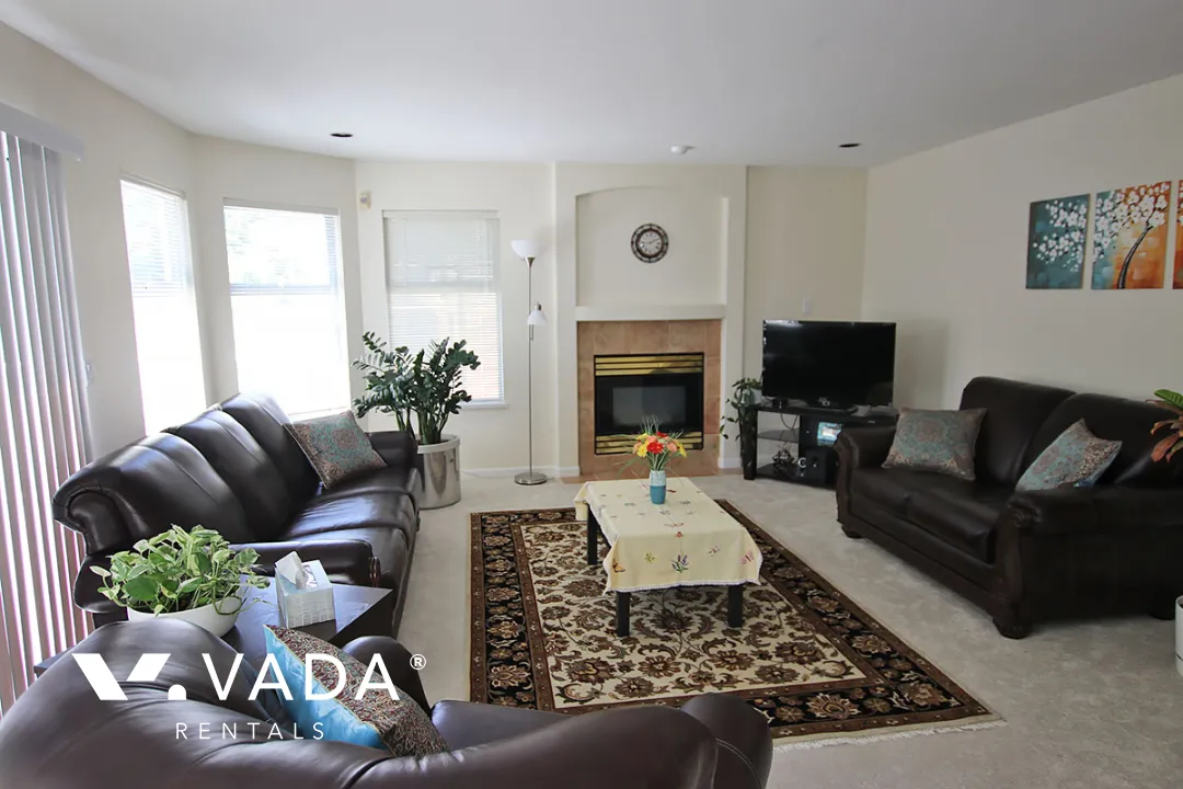 Westwood Plateau - 5 Bedroom House (Upper Level) For Rent in Coquitlam at 1572 Salal Crescent, Coquitlam, BC, V3E 2X7