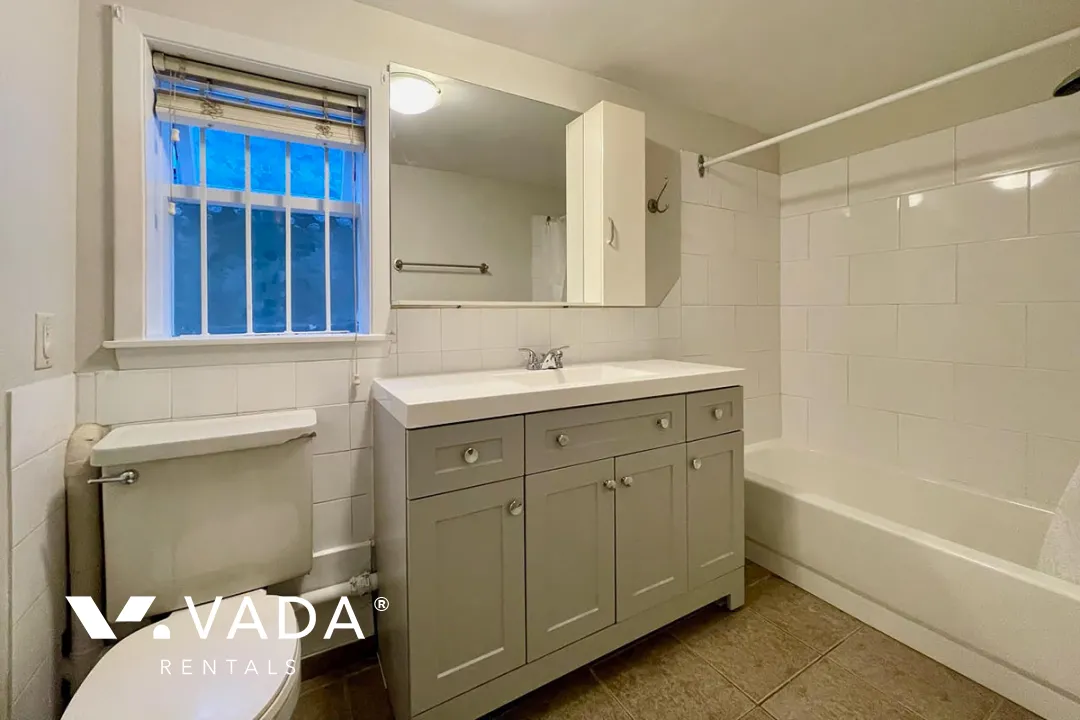 Grandview Woodland - 1 Bedroom Basement For Rent in Vancouver at 1336D East 11th Avenue, Vancouver, BC