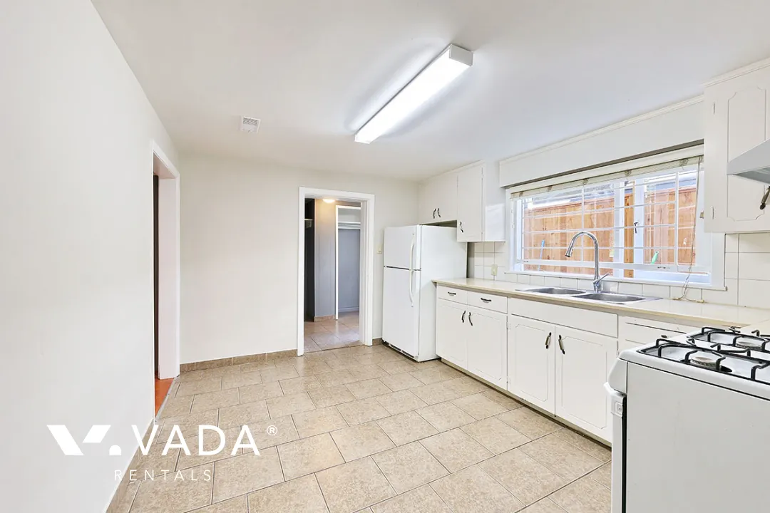 Grandview Woodland - 1 Bedroom Basement For Rent in Vancouver at 1336D East 11th Avenue, Vancouver, BC