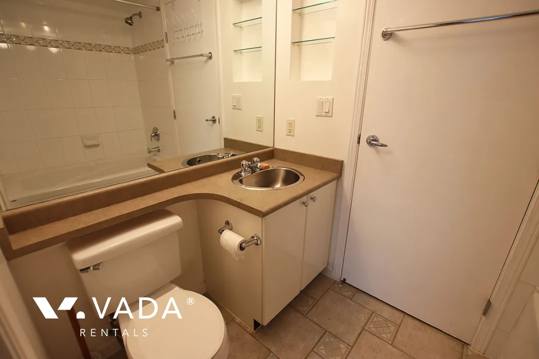 Savoy in Yaletown - 1 Bedroom Apartment For Rent in Vancouver at 1003 - 928 Richards Street, Vancouver, BC, V6B 6P6