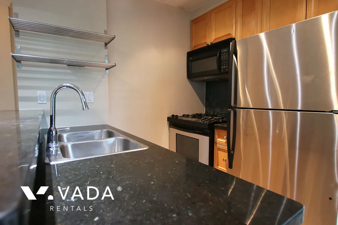 Savoy in Yaletown - 1 Bedroom Apartment For Rent in Vancouver at 1003 - 928 Richards Street, Vancouver, BC, V6B 6P6