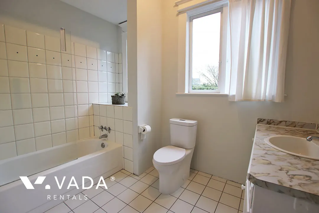 Shaughnessy - 1 Bedroom Duplex For Rent in Vancouver at 1867 West 17th Avenue, Vancouver, BC