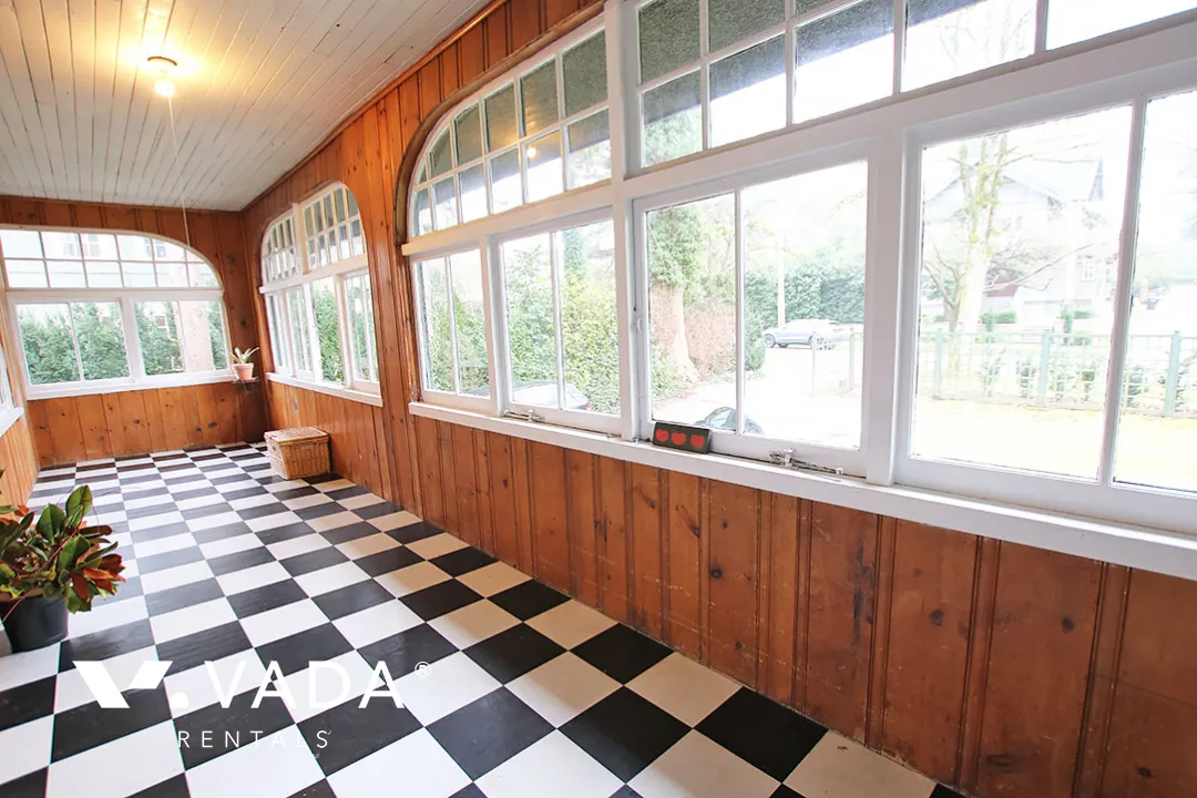 Shaughnessy - 1 Bedroom Duplex For Rent in Vancouver at 1867 West 17th Avenue, Vancouver, BC