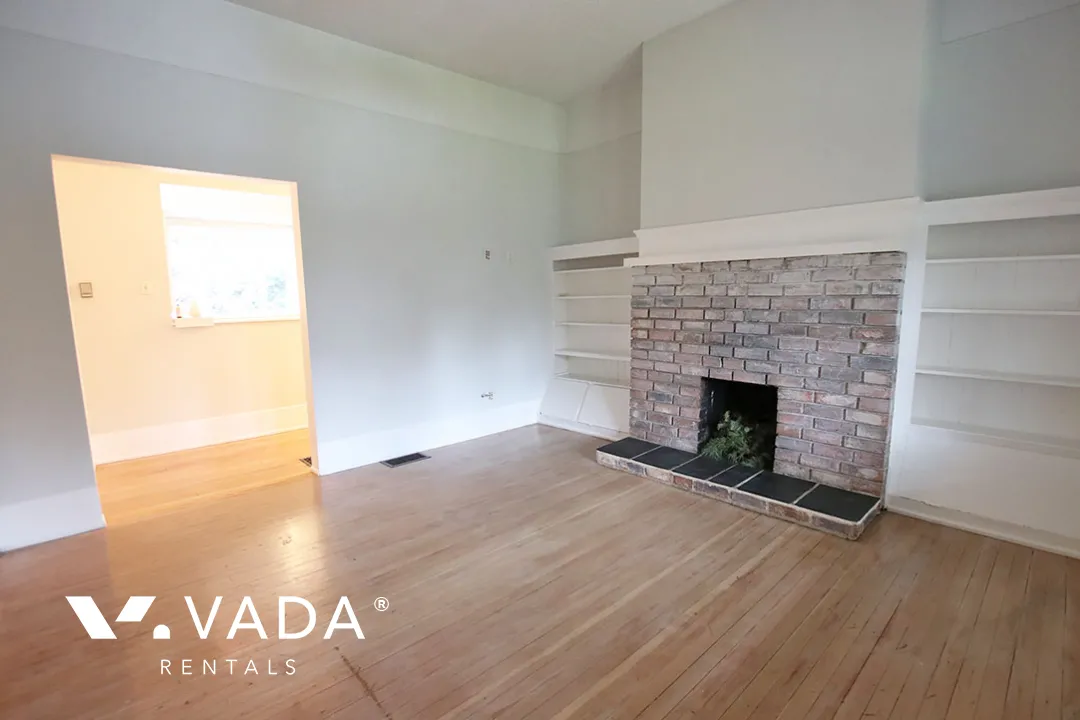 Shaughnessy - 1 Bedroom Duplex For Rent in Vancouver at 1867 West 17th Avenue, Vancouver, BC