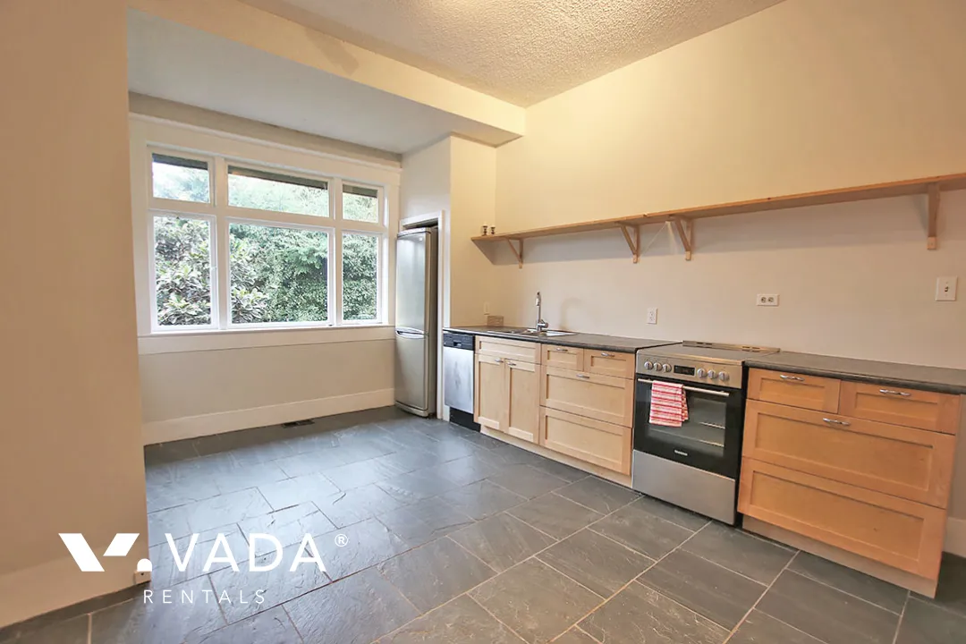 Shaughnessy - 1 Bedroom Duplex For Rent in Vancouver at 1867 West 17th Avenue, Vancouver, BC